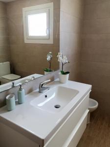 Bathroom sa Espectacular Apartamento Malaga Playa Y Piscina