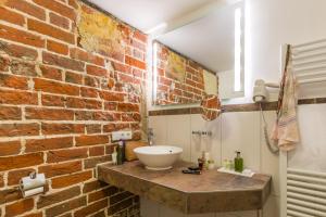 Koupelna v ubytování Romantik Hotel Scheelehof Stralsund