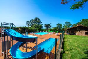 A piscina localizada em Hotel Colonial Iguaçu ou nos arredores