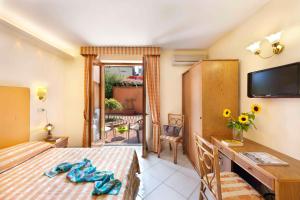 Gallery image of Hotel Girasole in Sorrento