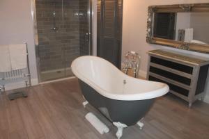 A bathroom at Ach-Na-Sidhe 