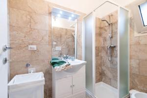 A bathroom at La dimora del Cavaliere di Squinzano