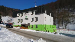 Pension & restaurace Zelený Mlýn Žacléř v zimě