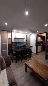 Kuchyň nebo kuchyňský kout v ubytování appartement luxe Vars pied des pistes 6 couchages + 3 fotografie