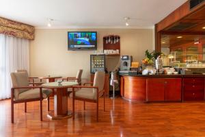 Televisyen dan/atau pusat hiburan di Barceló San José