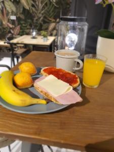 Toit hosteli aladel või selle läheduses
