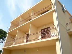 Balkón nebo terasa v ubytování Apartments Šarić
