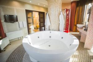 Kúpeľňa v ubytovaní Hotel Feride + 37 fotografií
