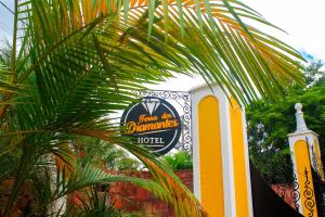 Um certificado, prêmio, placa ou outro documento exibido em Terra dos Diamantes Hotel