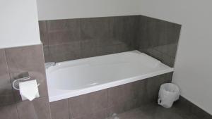 Koupelna v ubytování Carramar Motor Inn