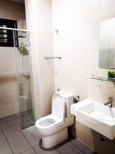 Bilik mandi di A&D Home-stay @Kota Warisan, Sepang (KLIA 15 min)
