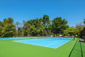 Съоражения за тенис и/или скуош в/до Hershey Camping Resort Loft Park Model 7 или наблизо