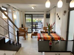 Posezení v ubytování Villa Ebène - Ideal Location in Rose Hill