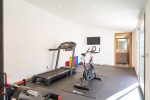 Fitness centrum a/nebo fitness zařízení v ubytování Villa margalida
