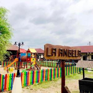 Zona de joacă pentru copii de la Casa La Angela