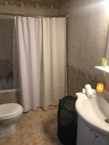 A bathroom at Villa Verde