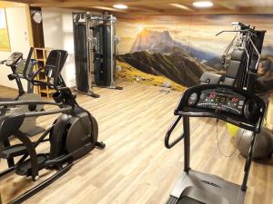 Posilňovňa alebo fitness centrum v ubytovaní Hotel Castel Oswald von Wolkenstein