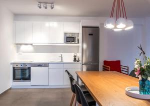 A cozinha ou cozinha compacta de O Lofos Luxury Boutique Suites