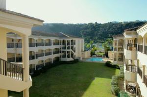 En generel udsigt til bjerge eller udsigt til bjerge taget fra lejligheden