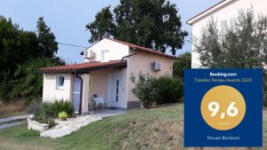 une maison destinée à la vente dans la banlieue de Bulgarie dans l'établissement House Barizoni, à Ankaran