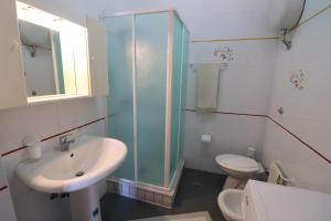 A bathroom at Giò Otranto holiday home for 6 people Még 33 kép