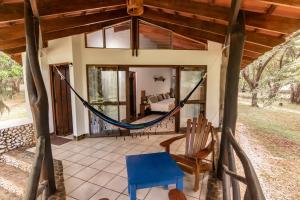 Rõdu või terrass majutusasutuses Cabinas Las Olas