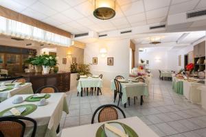Restaurace v ubytování Hotel Sirena