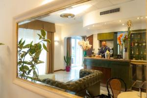 Lounge nebo bar v ubytování Hotel Sirena
