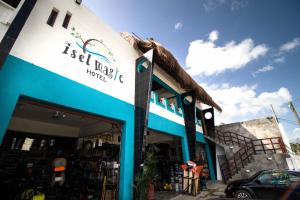 a store with a sign on the front of it at isel magic hotel in Bacalar