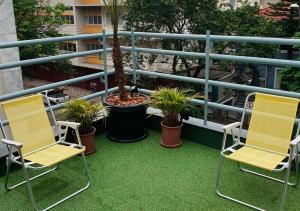 Br Hostel的阳台或露台
