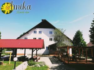 Das Gebäude in dem sich das Bed & Breakfast befindet