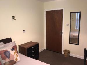 Private Double Bedroom in Shared House, Great Location 6