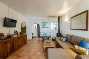 Et opholdsområde på Apartment Gil + 13 billeder