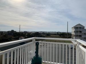 Ein Balkon oder eine Terrasse in der Unterkunft Sea Horse Inn and Cottages
