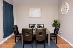 Amazing Stay at Exquisite 2BR apartment with Self Check-in, Near Downtown