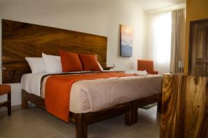 En eller flere senger på et rom på TEXAS INN HOTEL