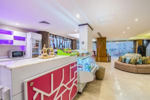 Cucina o angolo cottura di Al Muhaidb Residence Al Khobar