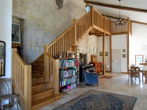 Η βιβλιοθήκη καταλύματος σε φάρμα