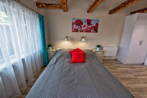 Posteľ alebo postele v izbe v ubytovaní Caesar Apartments & Rooms