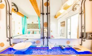 Phòng tắm tại Lindos View Hotel