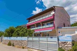 Fotografie z fotogalerie ubytování Apartment in Novi Vinodolski 15258 v destinaci Novi Vinodolski