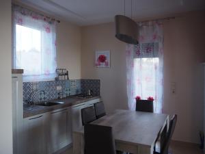 A kitchen or kitchenette at Villa Nefeli
