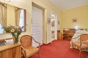 Khu vực ghế ngồi tại Hotel Sirius