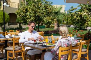 入住Three Corners Fayrouz Plaza Beach Resort的客人