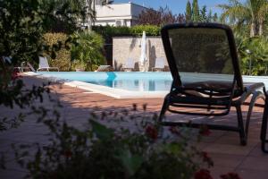 Bazén v ubytování B&B Valleluna nebo v jeho okolí