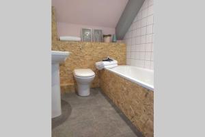 Koupelna v ubytování Hayloft Cottage + 37 fotografií