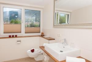 Ένα μπάνιο στο Hotel Garni Berghof +37 φωτογραφίες