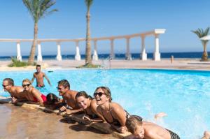 Three Corners Equinox Beach Resort vendégei