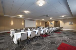 Foto da galeria de Holiday Inn Charlotte Airport, an IHG Hotel em Charlotte