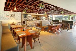 Gallery image of HARRIS Hotel Seminyak in Seminyak